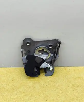 BMW 5 E60 E61 Seat back rest lock catch 9165861 7142261