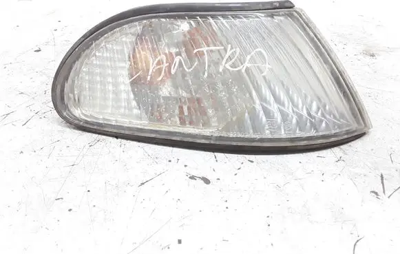Hyundai Lantra II Front indicator light