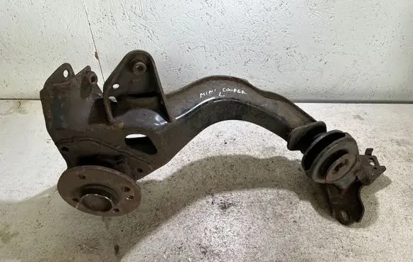 Mini One - Cooper R50 - 53 Rear wheel hub