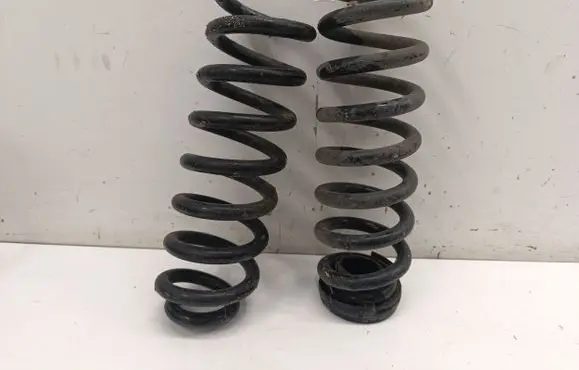 Mercedes-Benz C W205 Rear coil spring