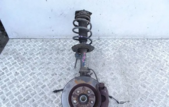 Nissan Qashqai Front wheel hub spindle knuckle
