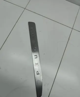 Peugeot 308 Front door trim bar 9807052780 2162019