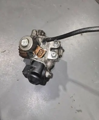 Volkswagen Polo V 6R Fuel injection high pressure pump 28260092 0011947AFR 03P130755P