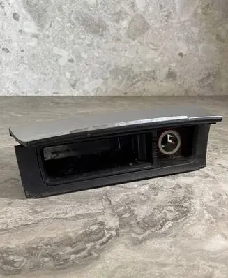 Volkswagen PASSAT B7 Radio/GPS head unit trim 3CG0863284 3C0863284K