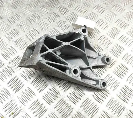 BMW 3 G20 G21 Engine mounting bracket 6876207