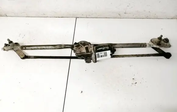 Chrysler 300 - 300C Front wiper linkage and motor