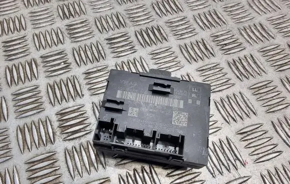Audi A3 S3 8V Door control unit/module 5Q0959595E 5Q0959595B