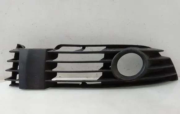 Volkswagen PASSAT B5.5 Front bumper lower grill 5321452