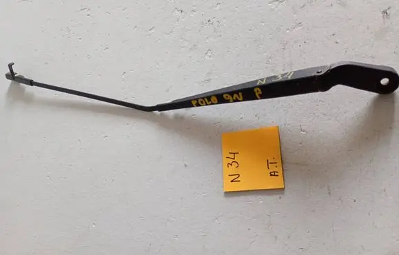 Volkswagen Polo IV 9N3 Front wiper blade arm 6589856