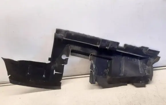 Audi A8 S8 D4 4H Intercooler air guide/duct channel 4H0121284D