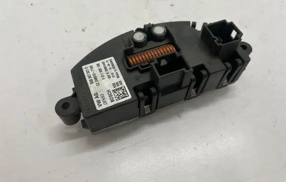 Skoda Octavia Mk3 (5E) Heater blower fan relay 5Q0907521E