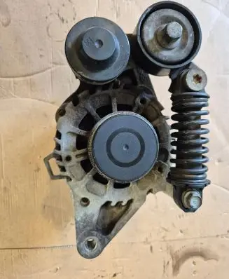 KIA Ceed Generator/alternator 373002U200