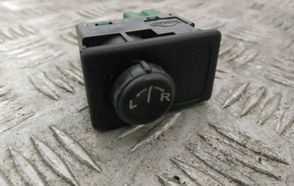Nissan Primera Wing mirror switch