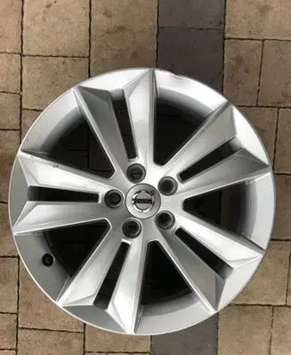 Volvo V40 R17 alloy rim 