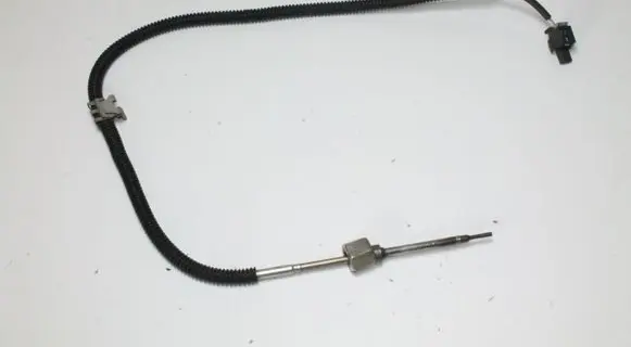Mercedes-Benz C W205 Lambda probe sensor A0009056002