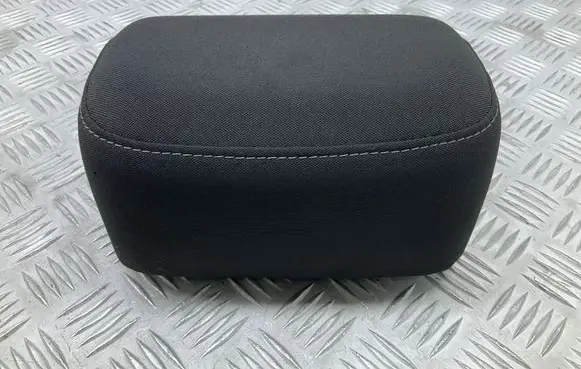Volkswagen Golf Sportsvan Rear seat headrest 