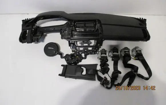 Jaguar XJ SERIE 1 Radio/GPS head unit trim 