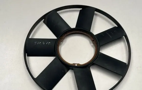 BMW 5 E39 Fan impeller 2243303