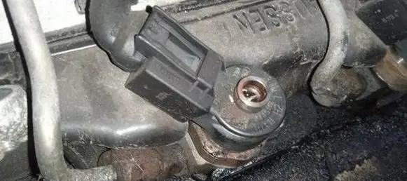 BMW 7 E65 E66 Fuel injector 0445110122 7788812
