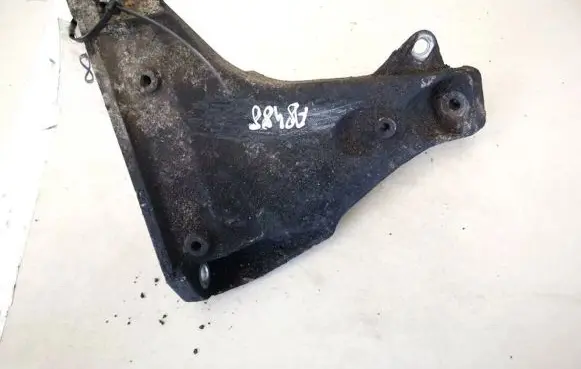 Skoda Superb B5 (3U) Engine mount bracket