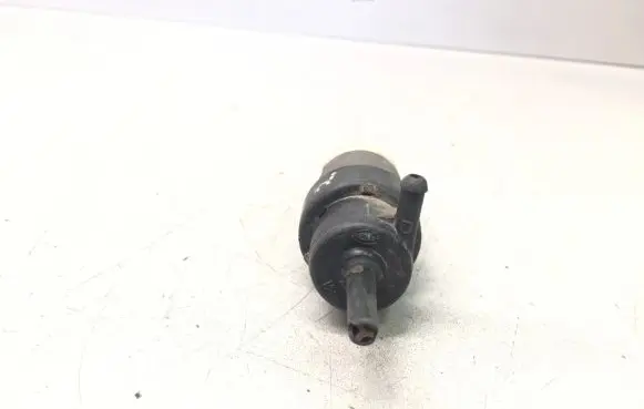 Mercedes-Benz 190 W201 Windscreen/windshield washer pump
