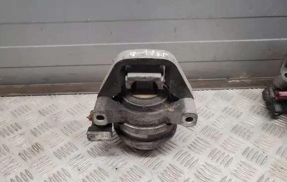 Audi A8 S8 D4 4H Engine mount bracket 4H0907508 4H0199255AA