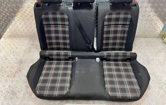 Volkswagen Polo VI Second row seats VW23949