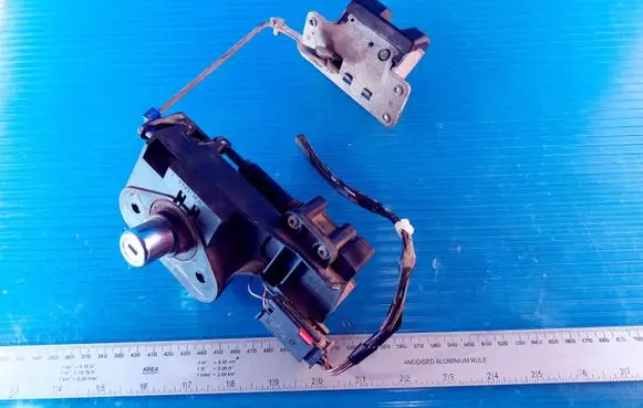 Opel Meriva A Tailgate exterior lock 09183495 32505603
