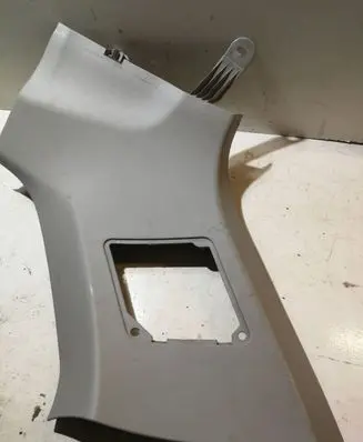 Volvo XC90 (D)pillar trim (top) 