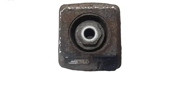 Mercedes-Benz C W204 Rear differential mounting bracket A2043500472