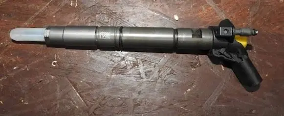 Audi A6 C7 Fuel injector 0445117042
