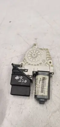 Skoda Octavia Mk2 (1Z) Rear door window regulator motor 5K0959704A