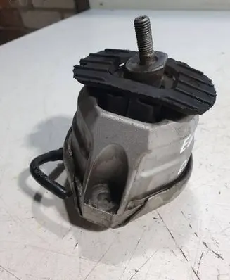 Engine mount bracket