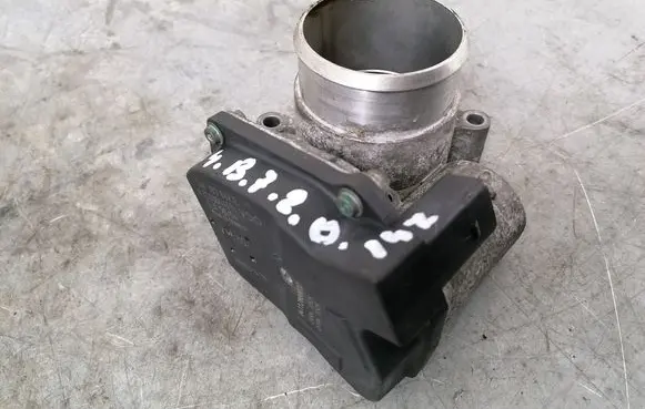 Audi A4 S4 B7 8E 8H Throttle valve 06F133062E