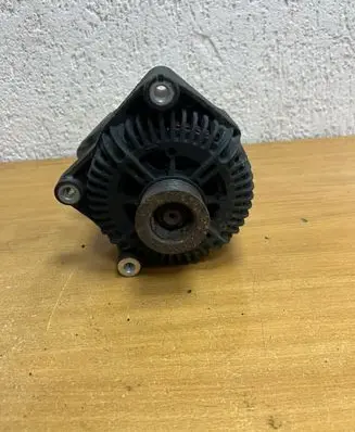 BMW 5 E60 E61 Generator/alternator 7799204 F5178