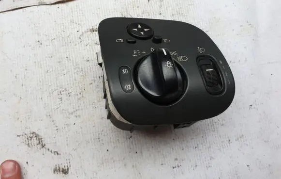 Mercedes-Benz C W203 Light switch A2035450604 2035450604