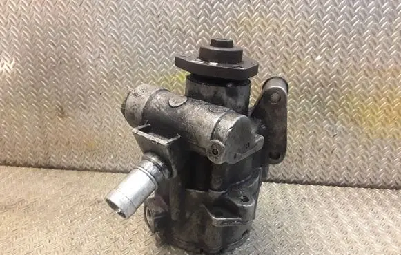 Mercedes-Benz E W210 Power steering pump 0024669201 A0024669201