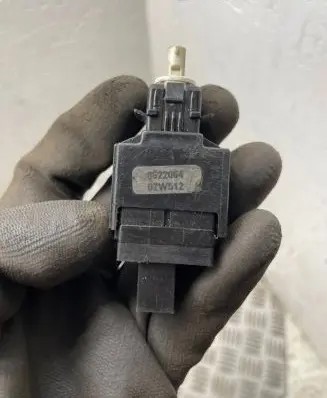 Volvo XC90 Brake pedal sensor switch 8622064