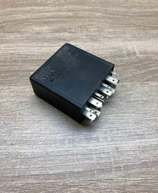 Audi A6 S6 C5 4B Other relay 4B0919471A 5KG006568 393
