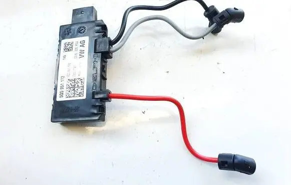 Volkswagen Polo VI Antenna control unit 5Q0951172