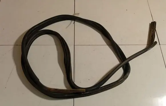 Ford Transit Rubber seal front coupe door 
