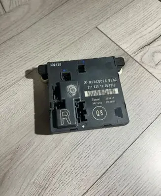 Mercedes-Benz E W211 Door control unit/module 2118201626