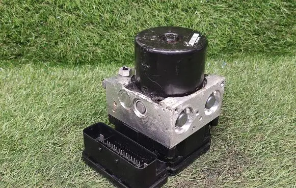 Volvo XC60 ABS Pump 31329139