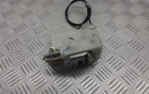 Suzuki Alto Rear door lock