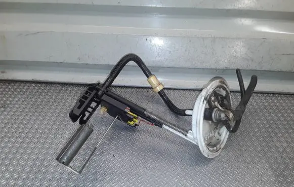 BMW 5 E60 E61 Fuel level sensor 0580303042 6765849