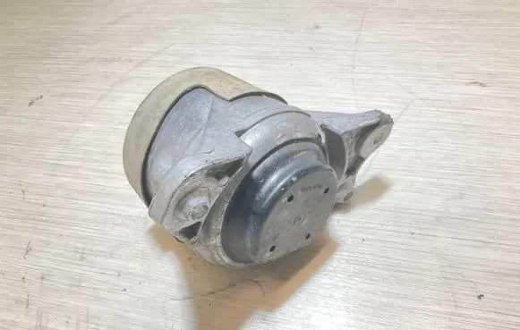 Mercedes-Benz GLC X253 C253 Engine mount bracket A2052407900