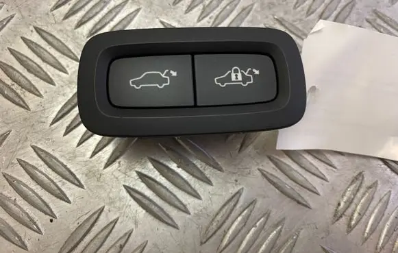 Volvo XC90 Tailgate/boot open switch button 31674801
