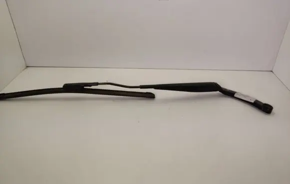 Ford Mustang VI Front wiper blade arm FR3B17B589AA