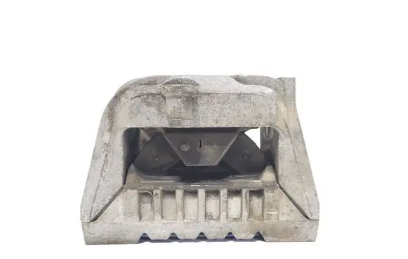 Volkswagen PASSAT B6 Engine mount bracket 1K0199262