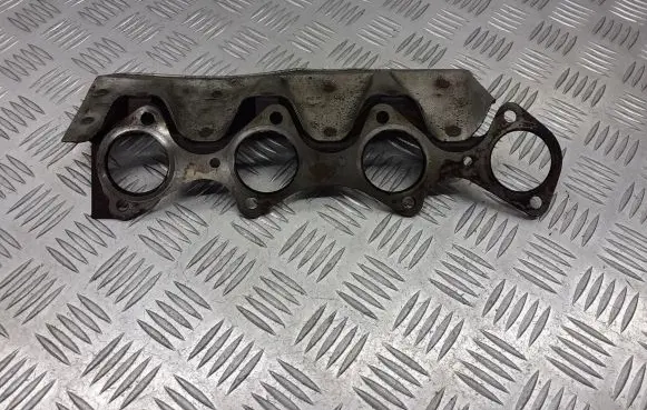 BMW 3 E46 Heat shield in engine bay 1743719